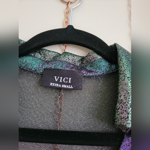 VICI OIL SLICK IRIDESCENT SHEER BUTTON DOWN SIZE XS - Picture 4 of 6
